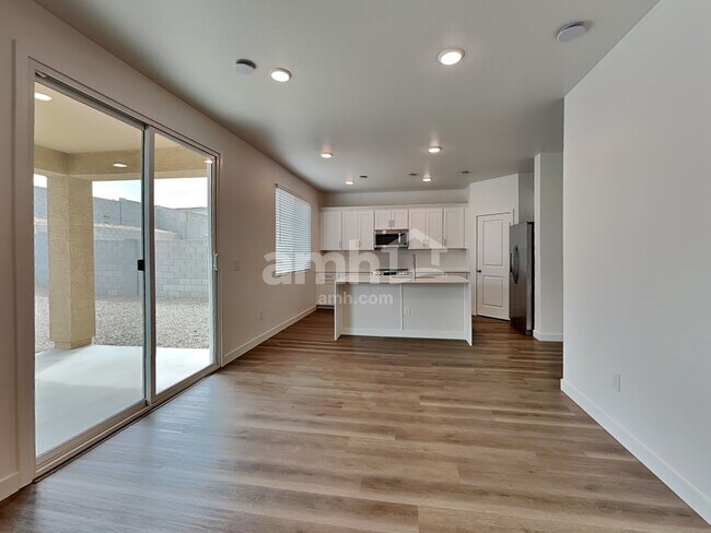 Building Photo - 12535 W Flynn Ln