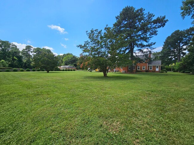 Building Photo - WITCH DUCK POINT