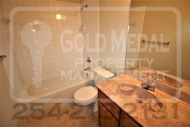 Building Photo - 2807 Leroy Cir