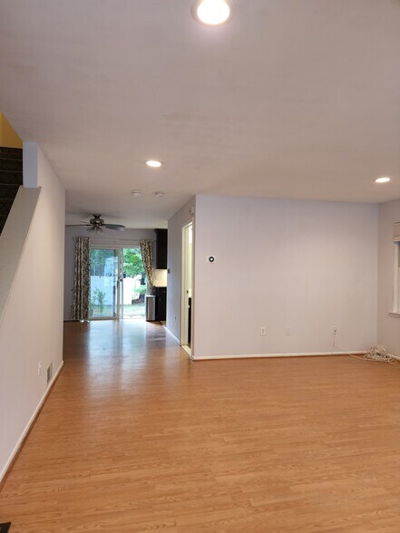 Building Photo - 49 David Brearly Ct