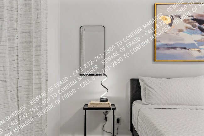Building Photo - 12811 Pandora Dr