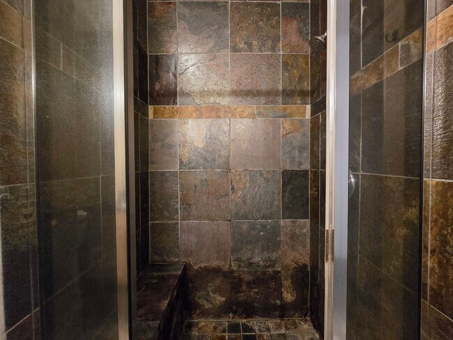 Building Photo - 1405 Vegas Verdes Dr