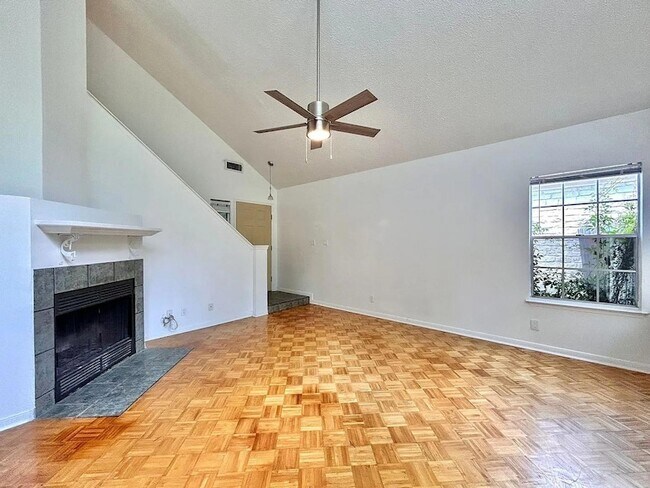 Building Photo - 806 Minturn Ln
