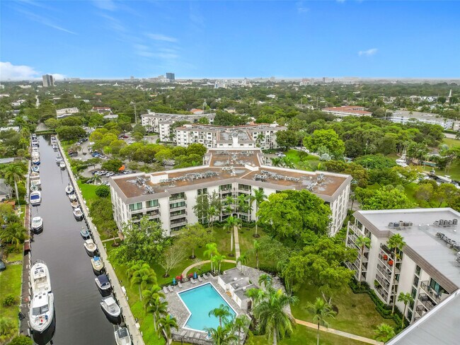 Building Photo - 1101 River Reach Dr