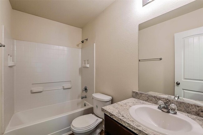 Building Photo - 5710 Kyle Cove Dr