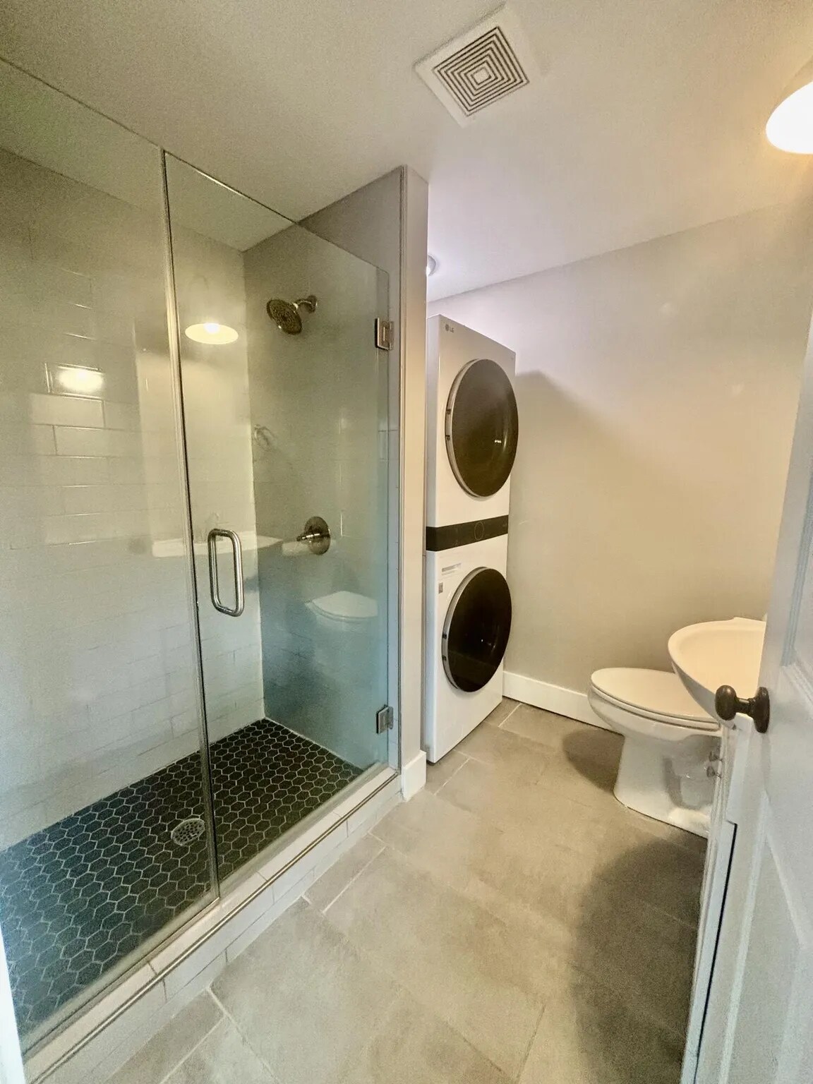 Building Photo - 605 Taylor Ave