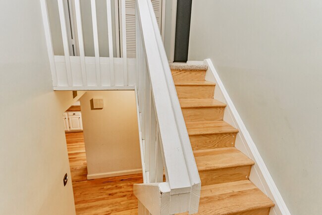 Building Photo - 178 Ingleoak Ln
