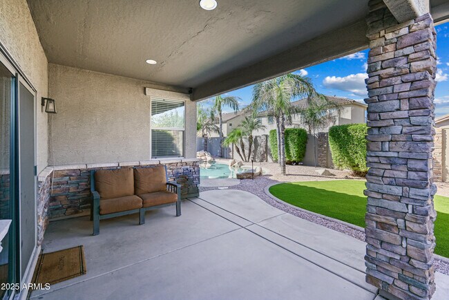 Building Photo - 3156 E Country Shadows St