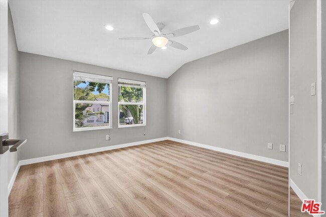 Building Photo - 13964 La Maida St