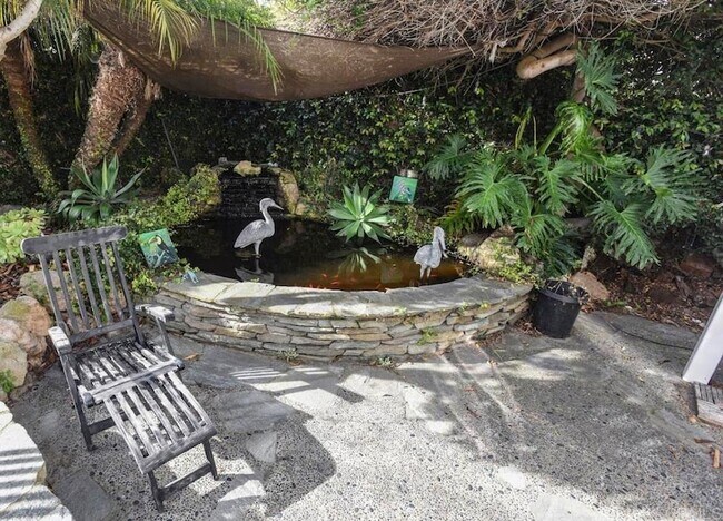 Building Photo - 5618 Bellevue Ave