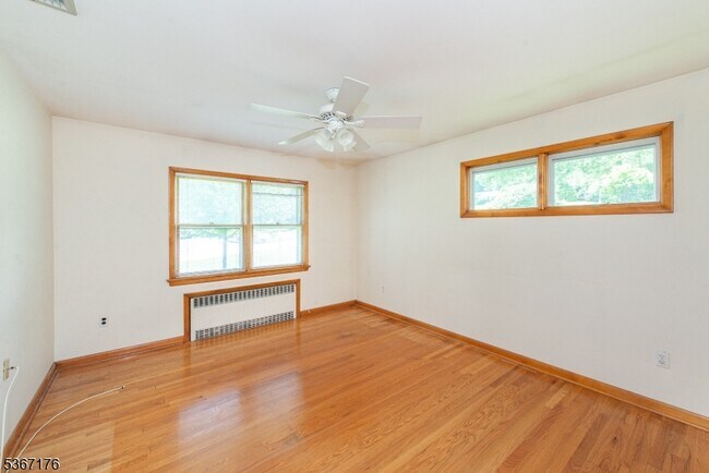 Building Photo - 3 Greenridge Dr