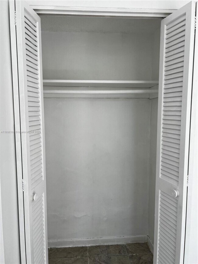 Building Photo - 1455 N Treasure Dr