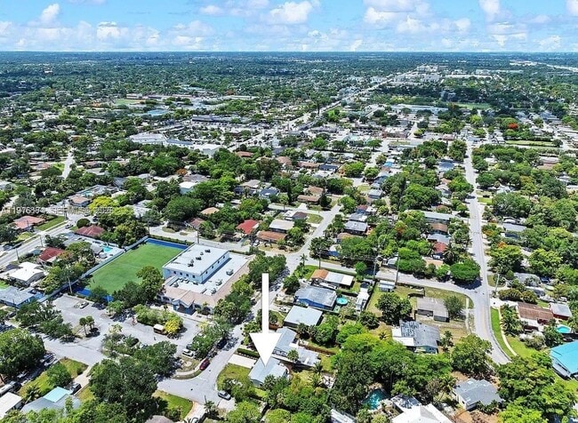 Building Photo - 1480 SW 26th Ave