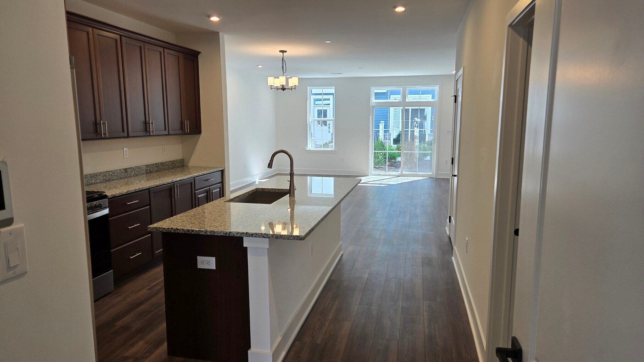 Building Photo - 7104 Donatello Dr