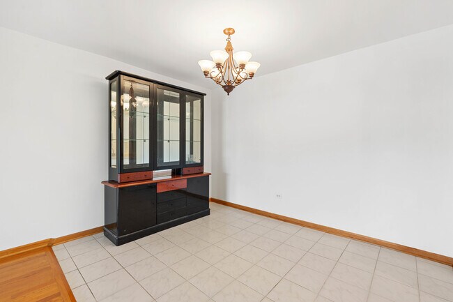 Building Photo - 8970 N Parkside Ave