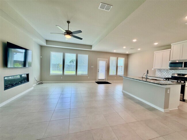 Building Photo - 7415 Bristlegrass Colony Ct