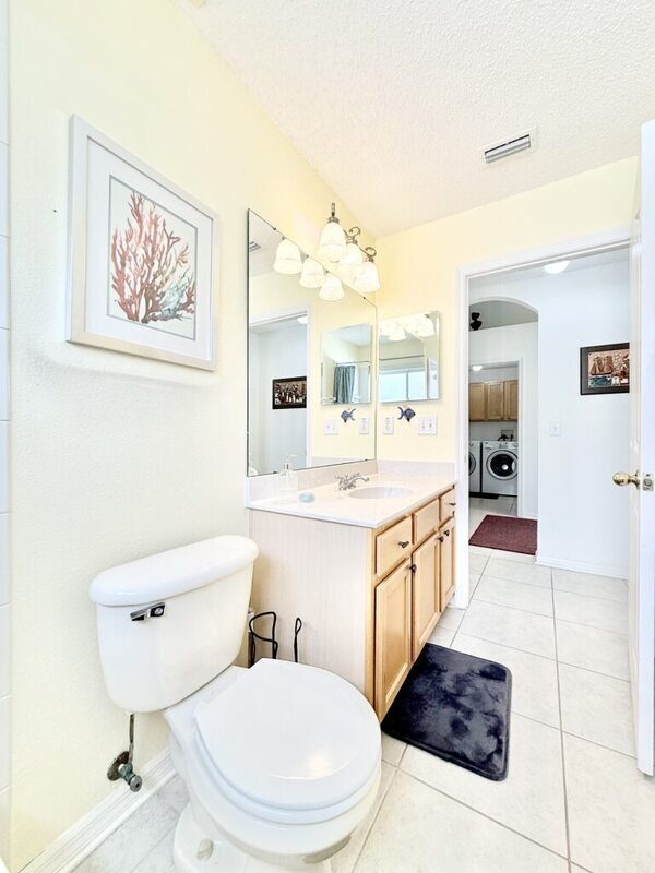 Building Photo - 854 Addison Dr NE