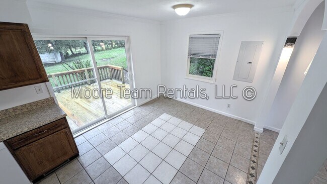 Building Photo - 3/2 Brick House, Deck, Storage & Fenced Yard