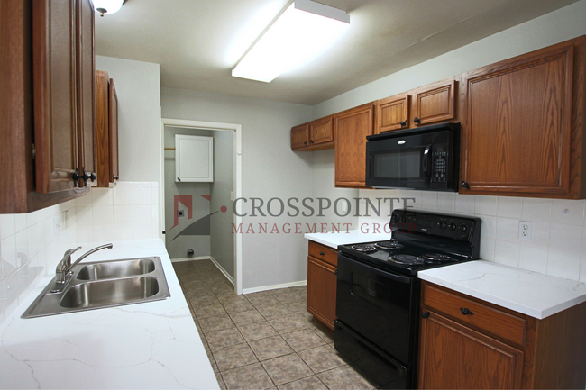 Building Photo - Updated 3 Bedroom 2 Bath Rental in Whiteho...