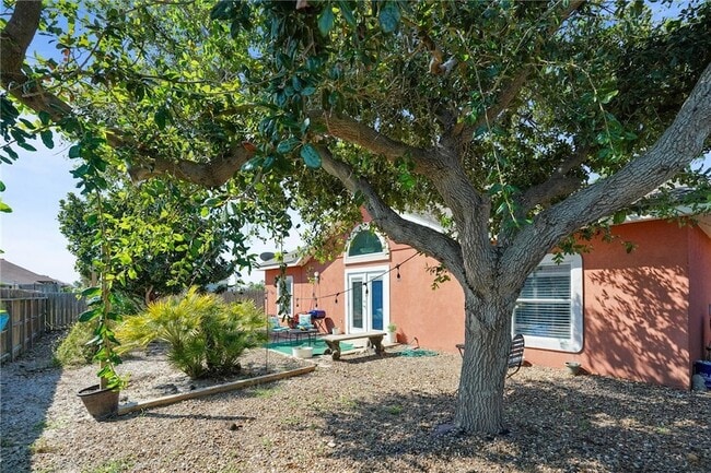 Building Photo - 15418 Gypsy St