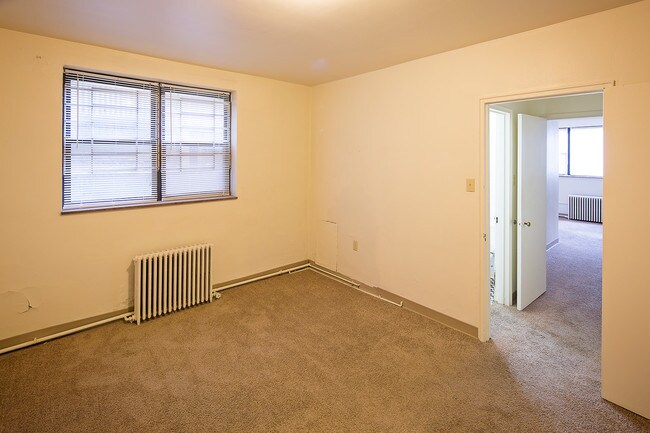 Building Photo - North Windsor Apartments