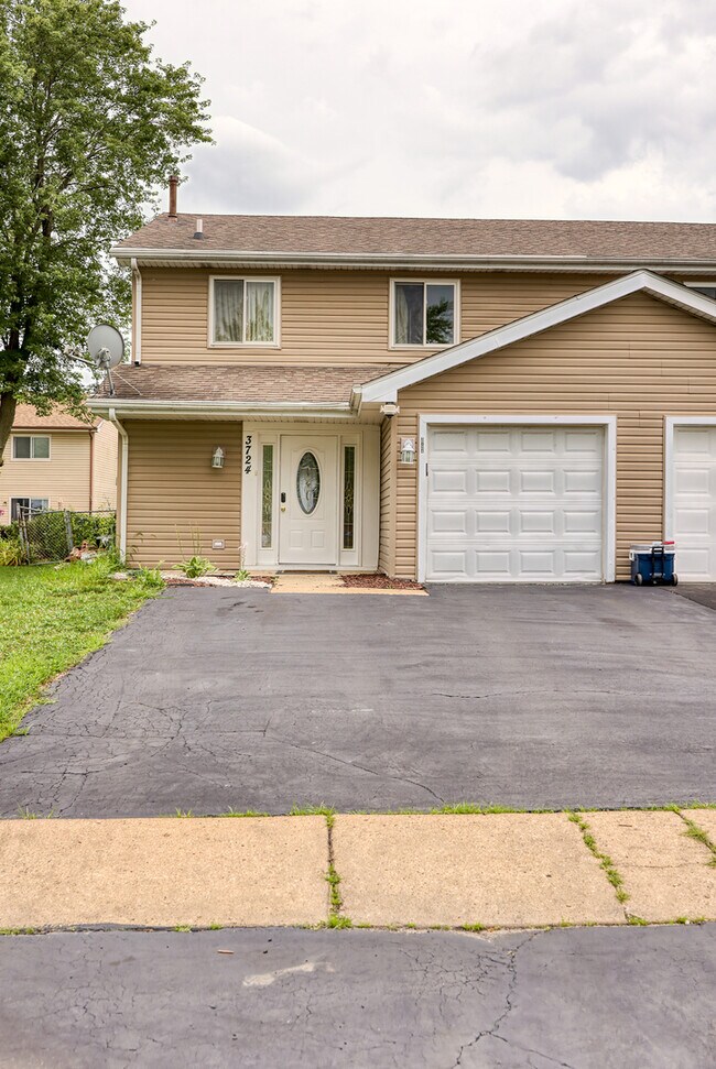 Primary Photo - 3724 Merrimac Ln E