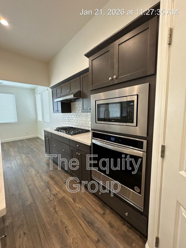 Building Photo - 1829 W Prescott Ave