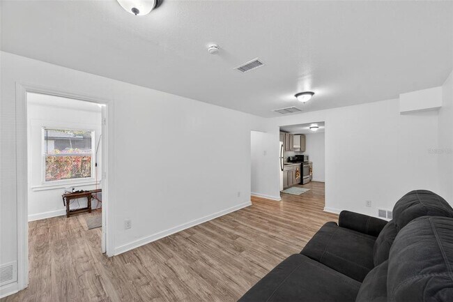 Building Photo - 4324 16th Ave S