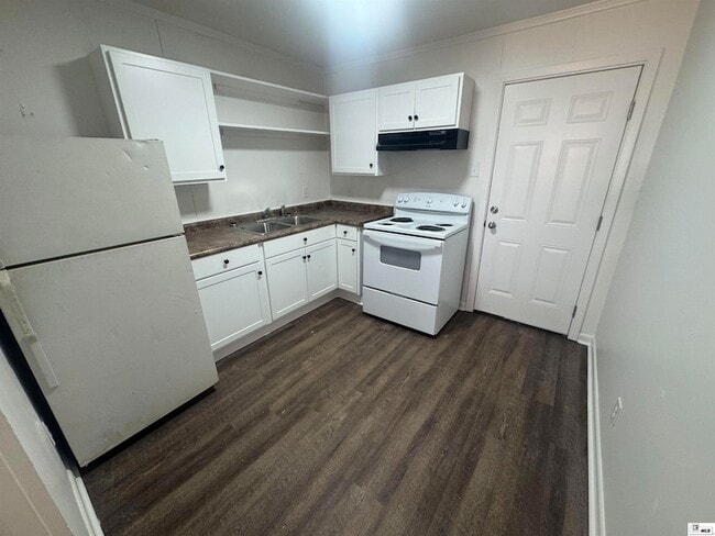 Building Photo - 207 Oaklawn Dr