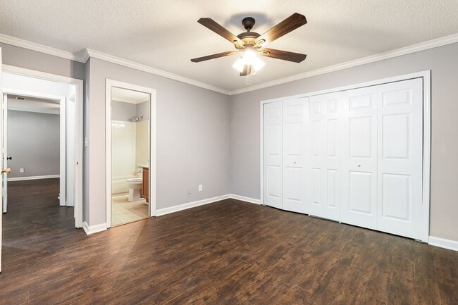 Building Photo - Terrace level condo in great Johns Creek location!