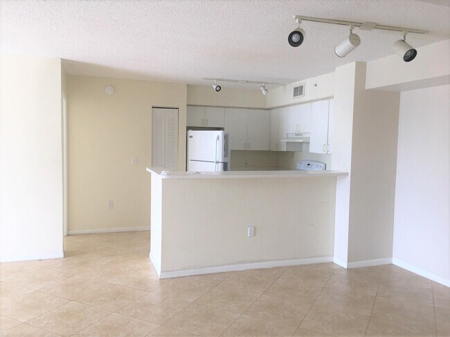 Building Photo - 7912 Sonoma Springs Cir
