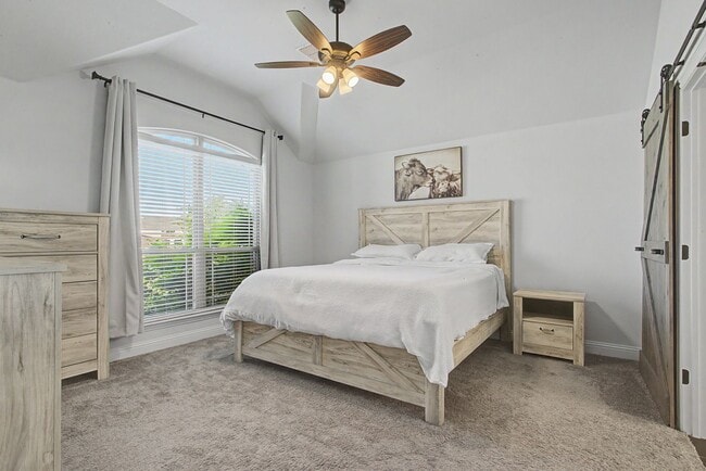 Building Photo - Beautifully Maintained Home on Greenbelt!