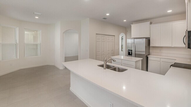 Building Photo - 83 52nd Sq