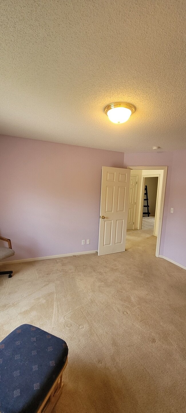 Building Photo - Fruitfully ready for your move in!