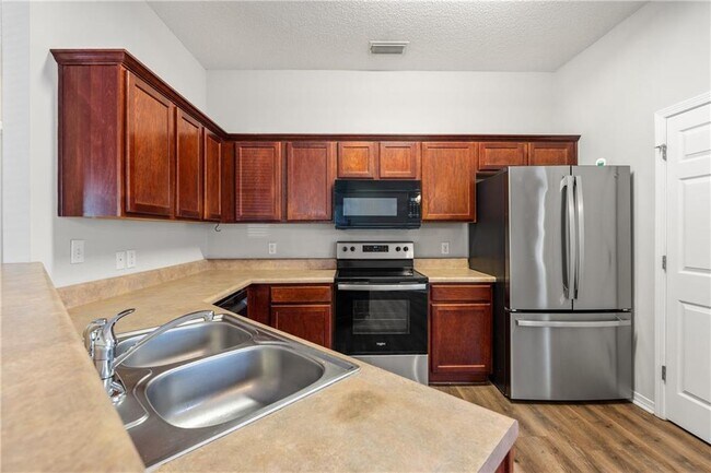 Building Photo - 2218 Summer Crossing