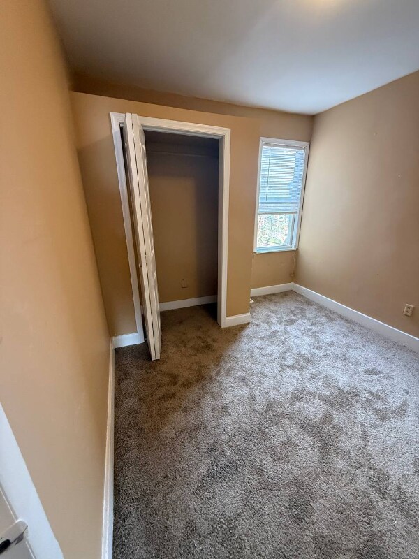 Building Photo - 2026 Walbrook Ave