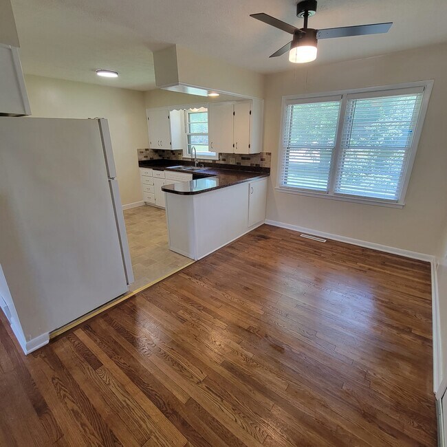 Building Photo - Mitchell