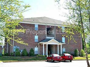 Building Photo - 1br/1ba Room, Total Electric, Community Pool