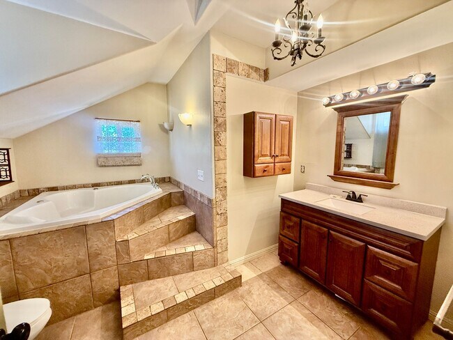 Building Photo - 4-BR Home with Horse Privileges in Apple Valley