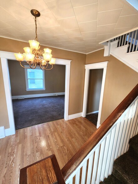 Building Photo - 327 Harrison Ave