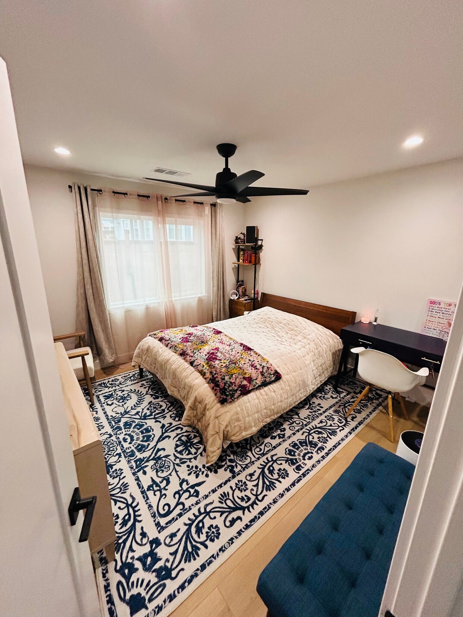 2nd Bedroom with desk/working area - 4415 Catalpa St