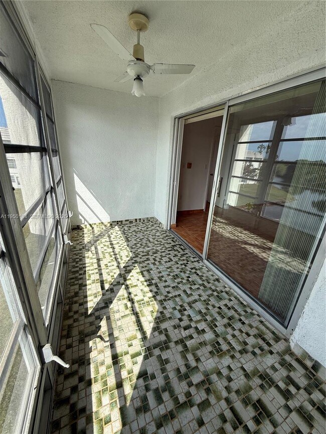 Building Photo - 8135 Sunrise Lakes Blvd