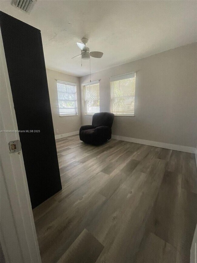 Building Photo - 2111 Adams St