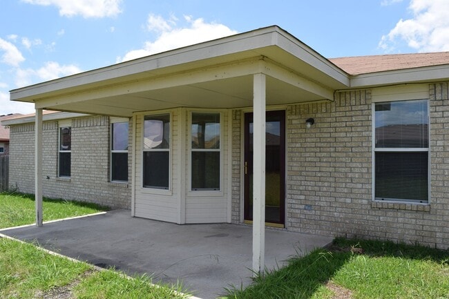 Building Photo - 4307 Janelle Dr