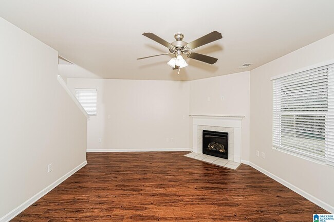 Building Photo - 712 Mallet Way