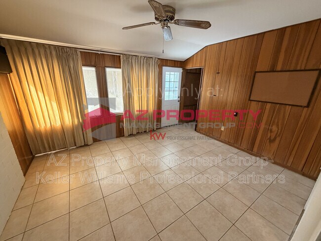 Building Photo - 10831 W Deanne Dr