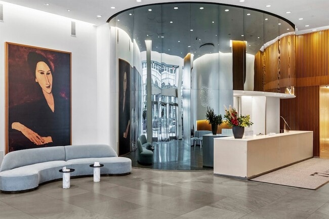 Building Photo - 77 Hudson St