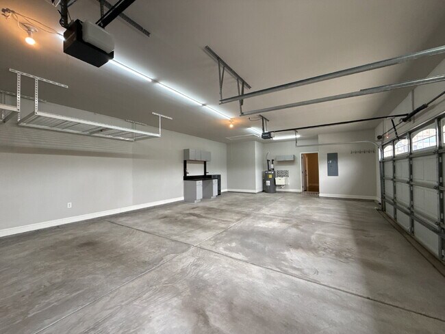 Building Photo - 20 Crimson Cloud SW