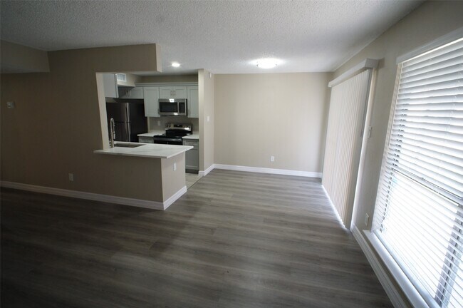Building Photo - 8581 Sands Point Dr