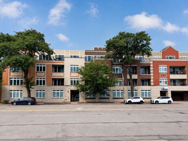 Building Photo - 1202 Waukegan Rd